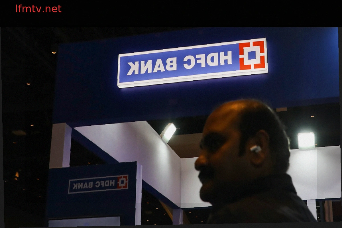 HDFC Bank Shares Rise on News of CEO's Unexpected Departure