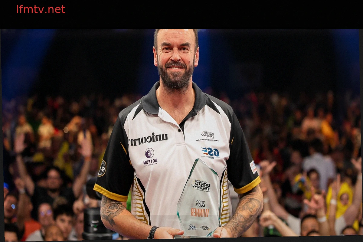 Smith Dominates Hungarian Darts Trophy, Defeating Anderson in Final