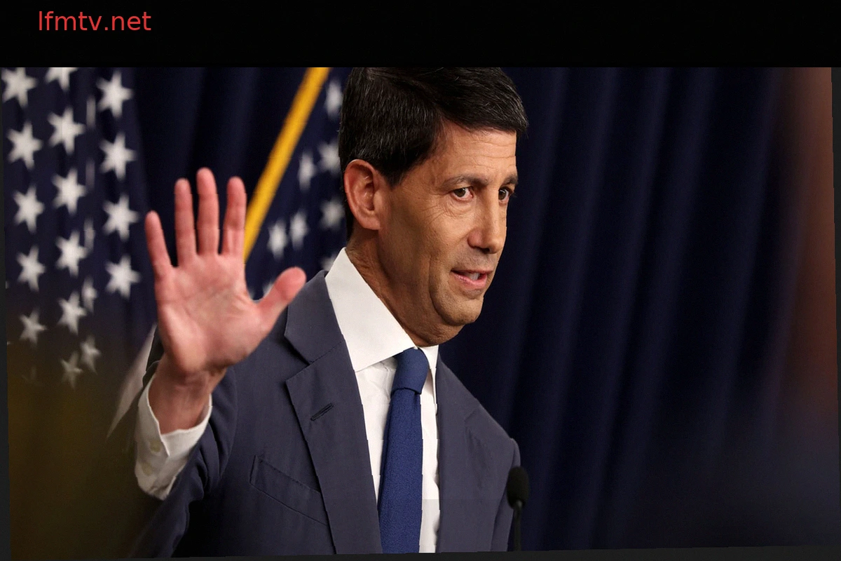 Warsh Faces Federal Reserve Independence Test Amid Bessent's Bond Market Focus
