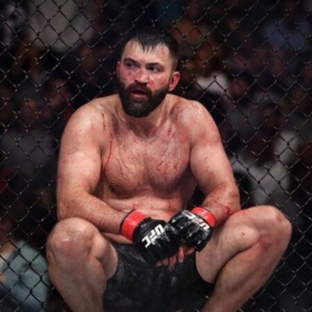 MMA Legend Andrei Arlovski Clinches Victory in Dirty Boxing Debut