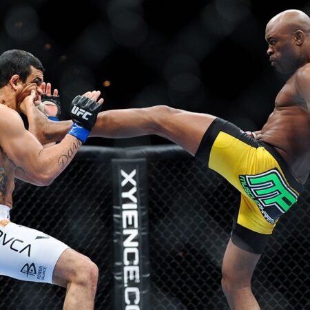 Brazilian Fighter Lands Anderson Silva-Style Front Kick KO in 12 Seconds