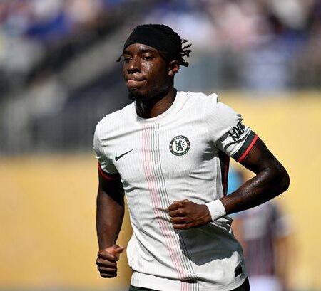 Decoding the Madueke Transfer Saga: A Potential Strategic Misstep for Chelsea?