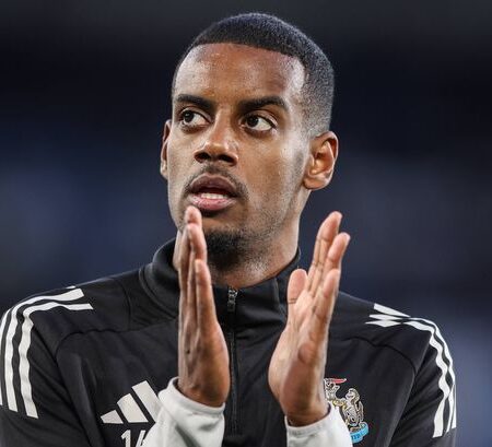 The Unseen Player: How Alexander Isak’s Transfer Drama Reshapes Newcastle vs. Liverpool