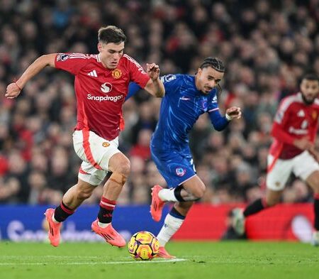 The Unlikely Tale of Chaos, Cards, and Cautious Calm: Manchester United’s Peculiar Victory Over Chelsea