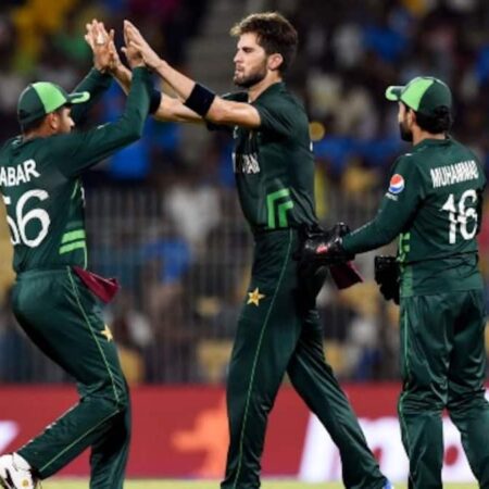 New Zealand Faces Uphill Battle Against Resurgent Bangladesh in World Cup Clash