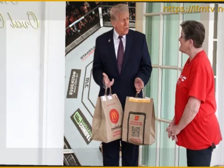 Дональд Трамп раскрывает детали UFC на территории Белого дома во время необычной доставки McDonald’s